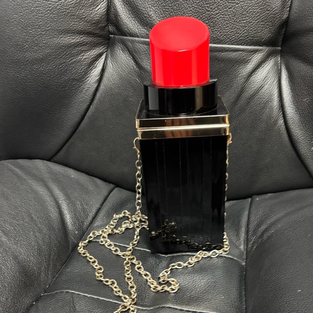 Elegant Lipstick-Shaped Purse with Chain Crossbody Bag